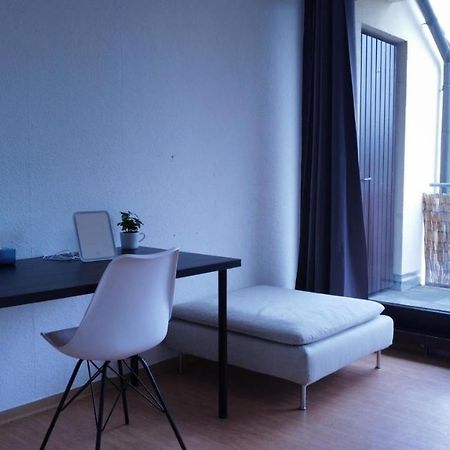 Budget Suite Mit Balkon - Privatzimmer In Wohnung - Netflix & Minibar Inklusive Κόμπλεντς Εξωτερικό φωτογραφία